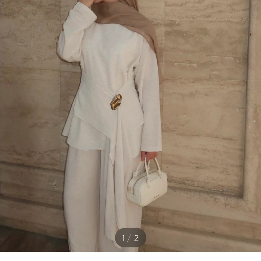 BEMU beige set with broach 
Long sleeve top and bottoms
Size small